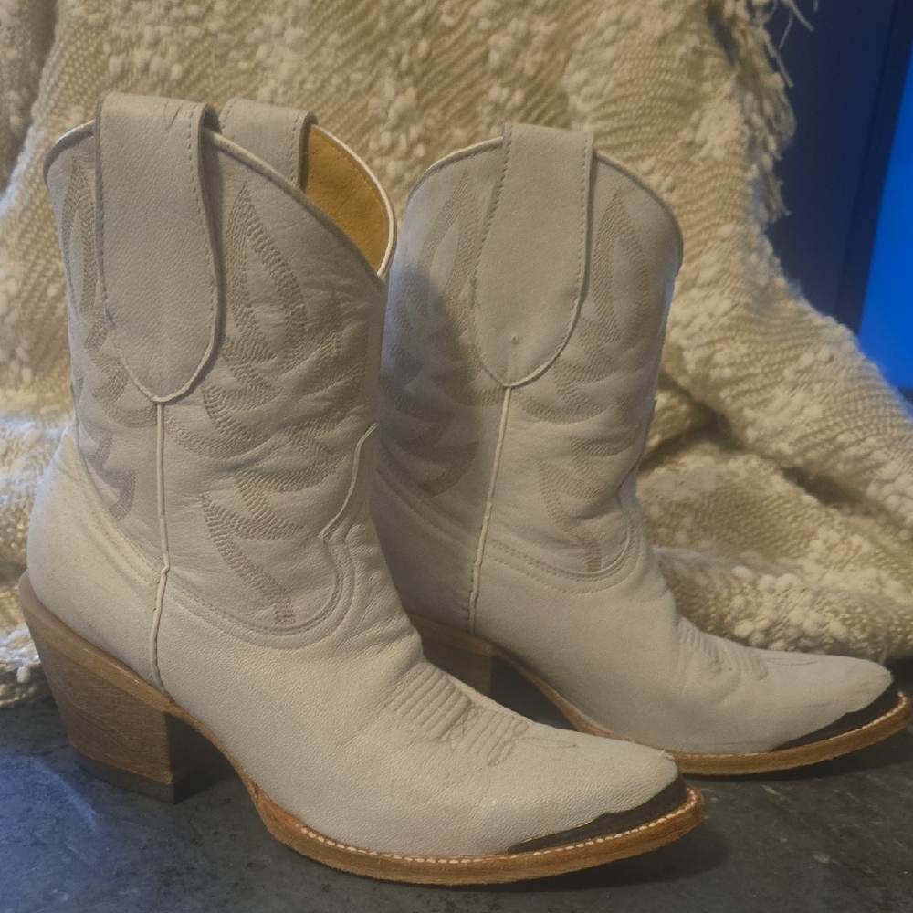 Stylish Gray Western Boots. Like Brand New Worn For A Dance